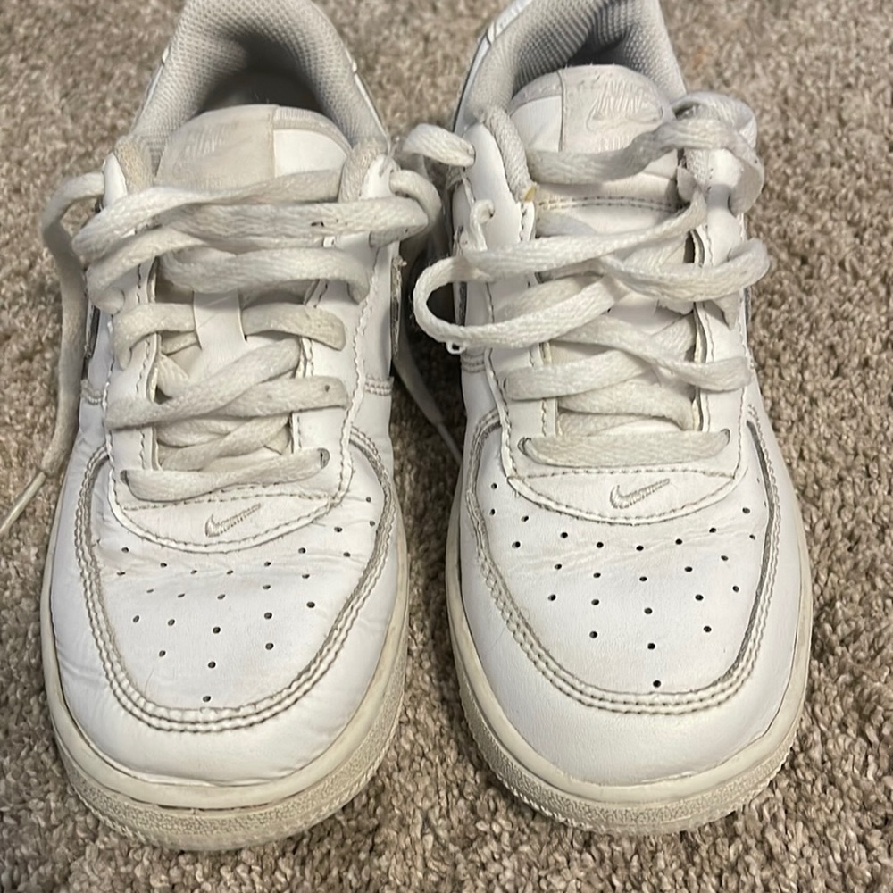 Kids Air Force 1’s size 13c